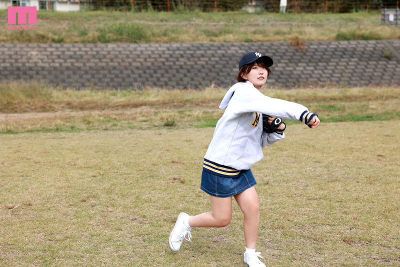 新人 20歳 ハワイ育ちの帰国子女 爽やか笑顔の褐色ガール AV DEBUT 朝比奈セリナ