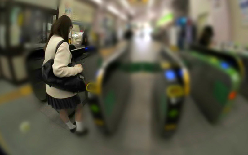 【VR】駅で見かけた可愛い女の子一目惚れした俺自宅特定犯して中出し