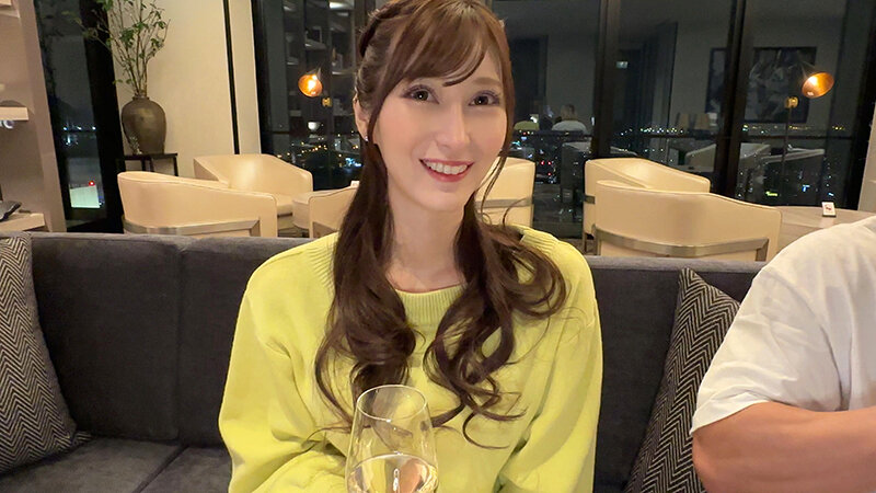 横浜セレブ妻 えり 31歳 東京から来たヤリチン男たちと浮気3P汗だく中出しハードSEX