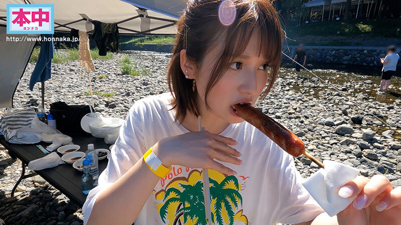 男2女2で職場の後輩たちと一緒に河原BBQに行く予定が、前日ドタキャンされて、バイトの女の子と二人で行くことに 一度やったら火がつきすぎちゃって、朝まで延長お泊り・夜●い・すっぴんめちゃくちゃ中出ししまくった。 川遊びしてびしょびしょになって、休憩… 優梨まいな