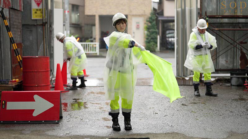 夫婦のこれからのために始めた交通誘導バイトで出会った年下ガテン系と待機中不倫SEX 天宮花南